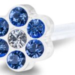 BLOMDAHL Kolczyk do przekłuwania uszu Daisy 5mm 12-0114-43 plastik medyczny kwiatek niebieski/srebrny
